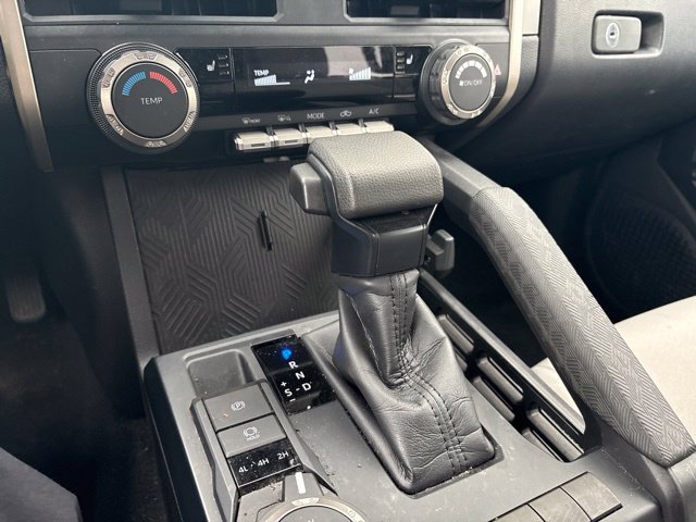 Used 2025 Toyota Tacoma SR5 AWD/4WD image 16