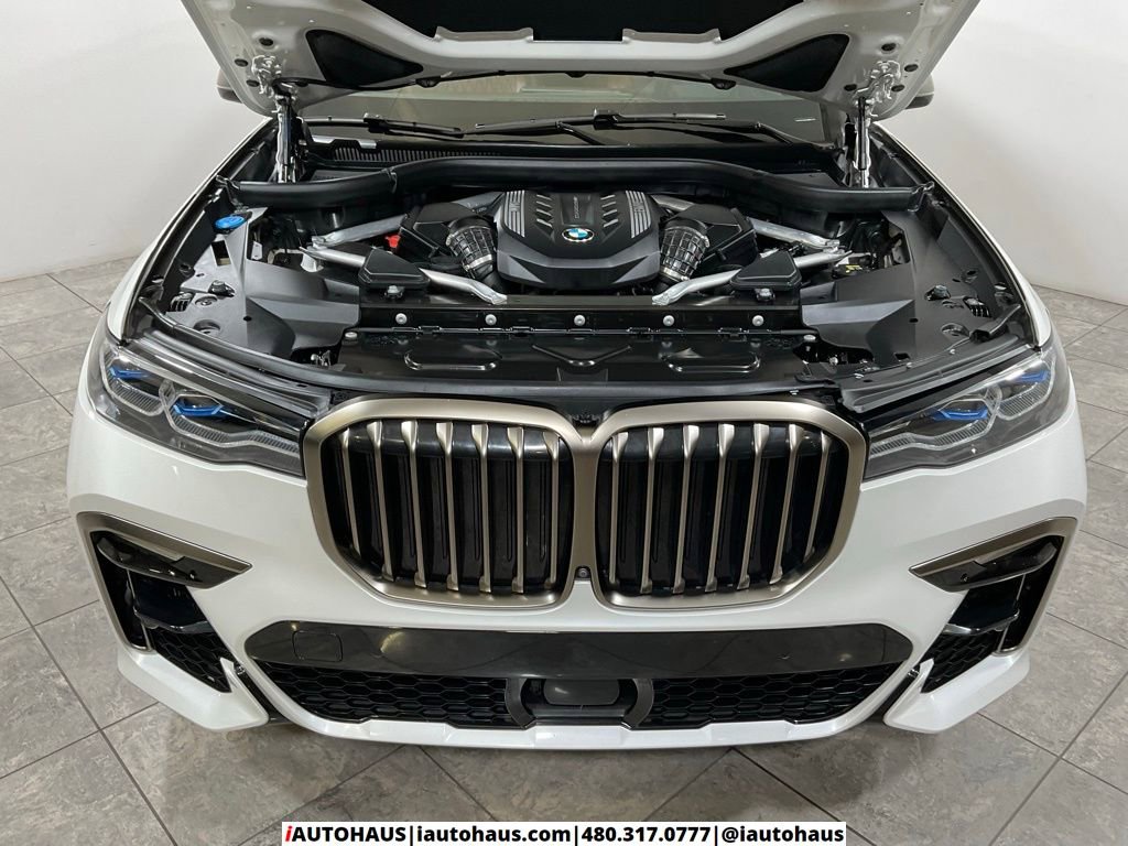 Used 2022 BMW X7 M50i image 10