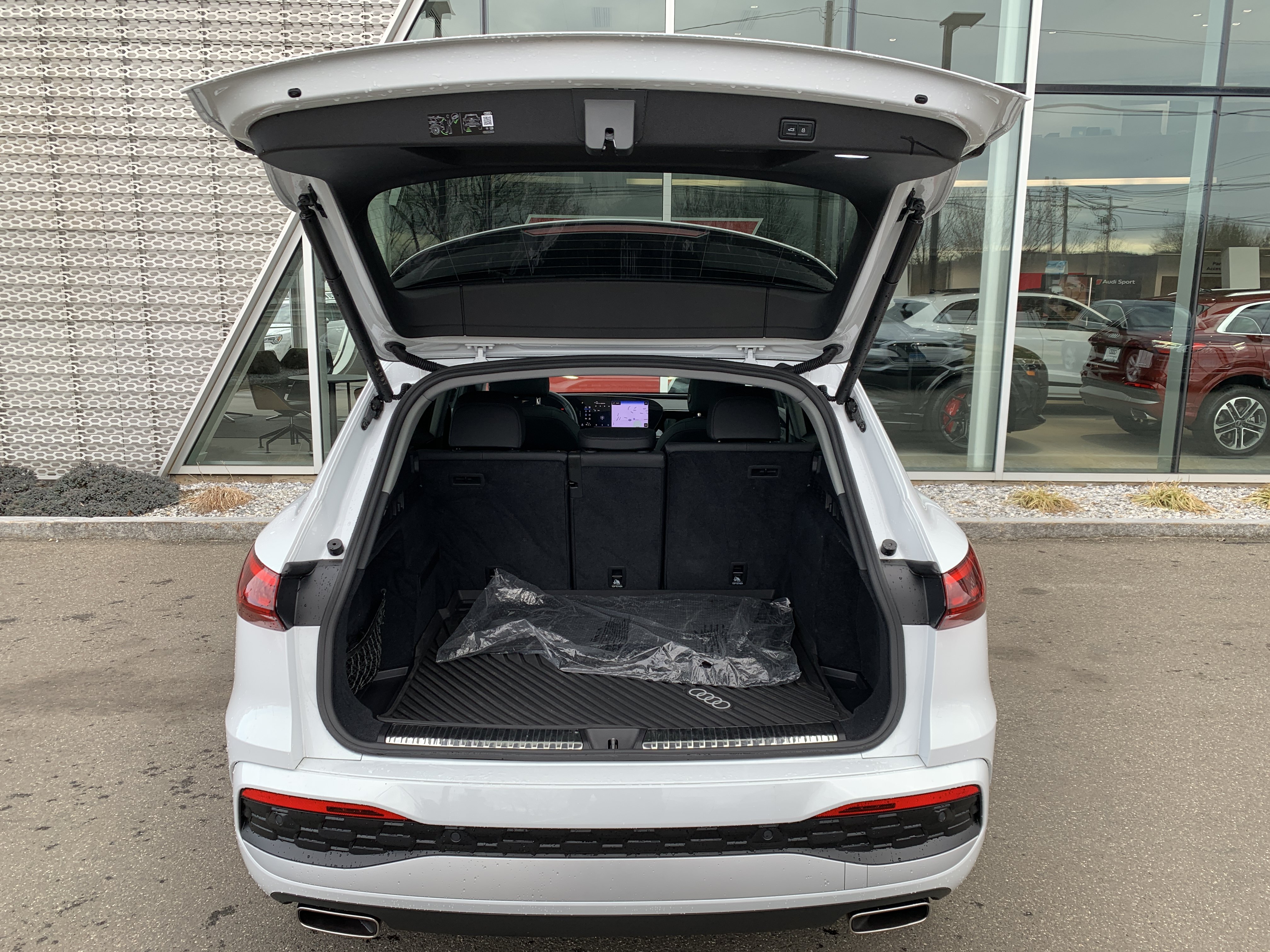 Certified 2025 Audi Q5 Premium w/ Premium Plus AWD/4WD image 19
