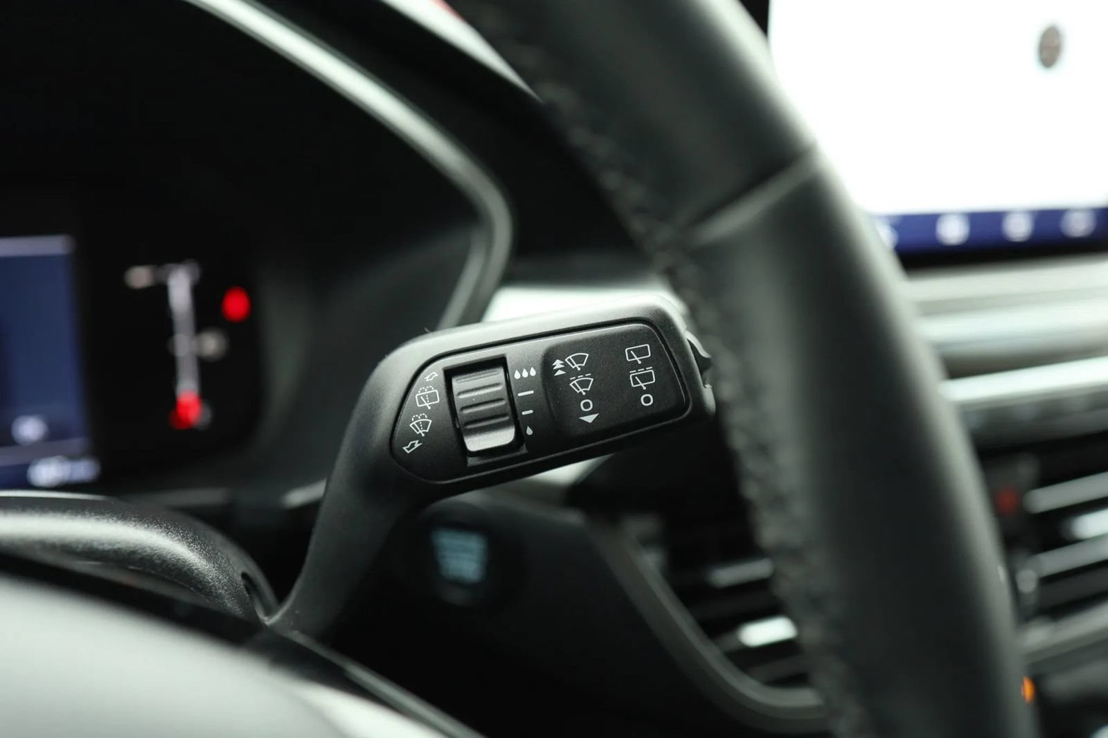 Used 2025 Ford Escape Active w/ Cold Weather Package AWD/4WD image 22