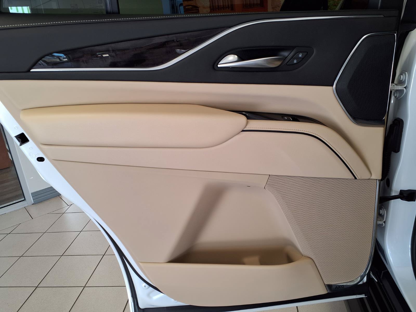 Certified 2023 Cadillac Escalade Premium Luxury w/ Performance Package AWD/4WD image 19