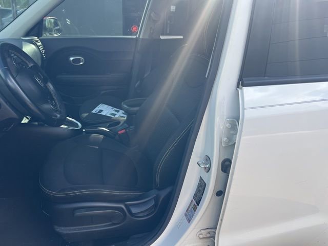 Used 2016 Kia Soul + w/ Designer's Package FWD image 5