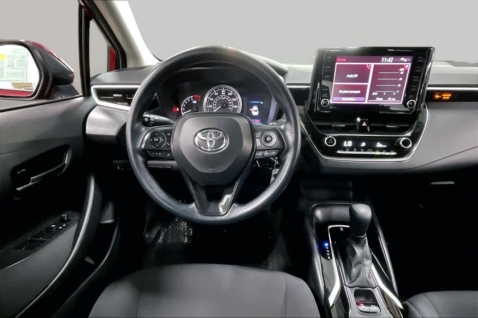 Used 2022 Toyota Corolla LE FWD image 6