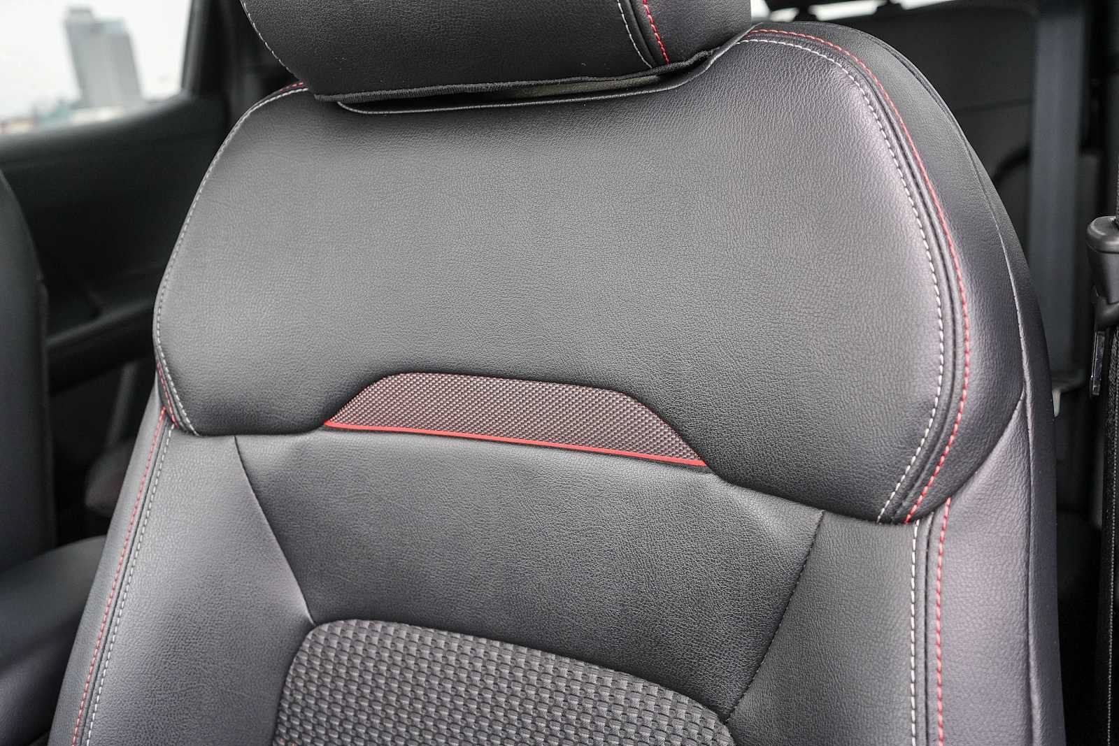 Used 2025 Nissan Kicks SR FWD image 24
