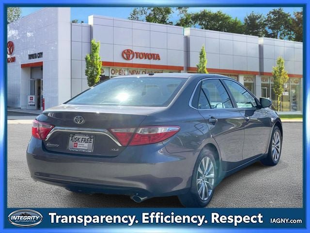 Used 2016 Toyota Camry XLE image 6