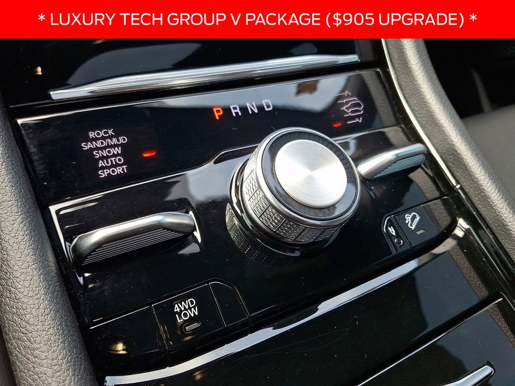 Used 2025 Jeep Grand Cherokee Summit w/ Obsidian Package image 16