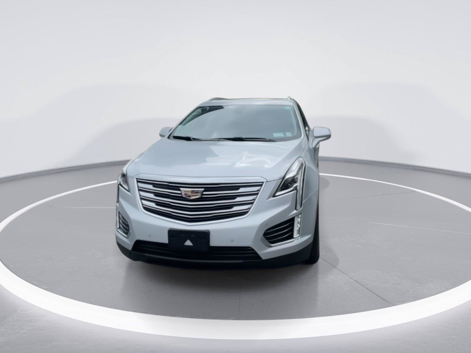 Used 2017 Cadillac XT5 Luxury w/ Driver Awareness Package AWD/4WD image 3