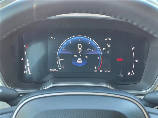 Used 2024 Toyota Corolla Cross XLE w/ Convenience Package FWD image 11