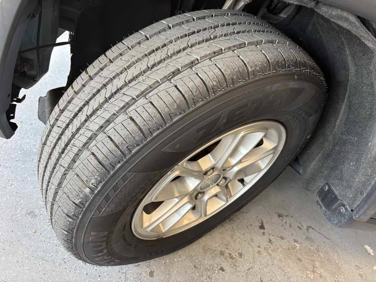 Used 2020 Jeep Grand Cherokee Laredo RWD image 26