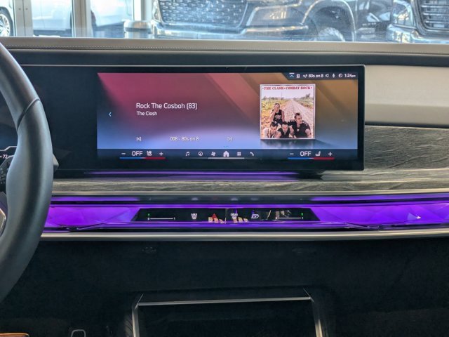 Used 2024 BMW 760i xDrive w/ Premium Package 2 image 15