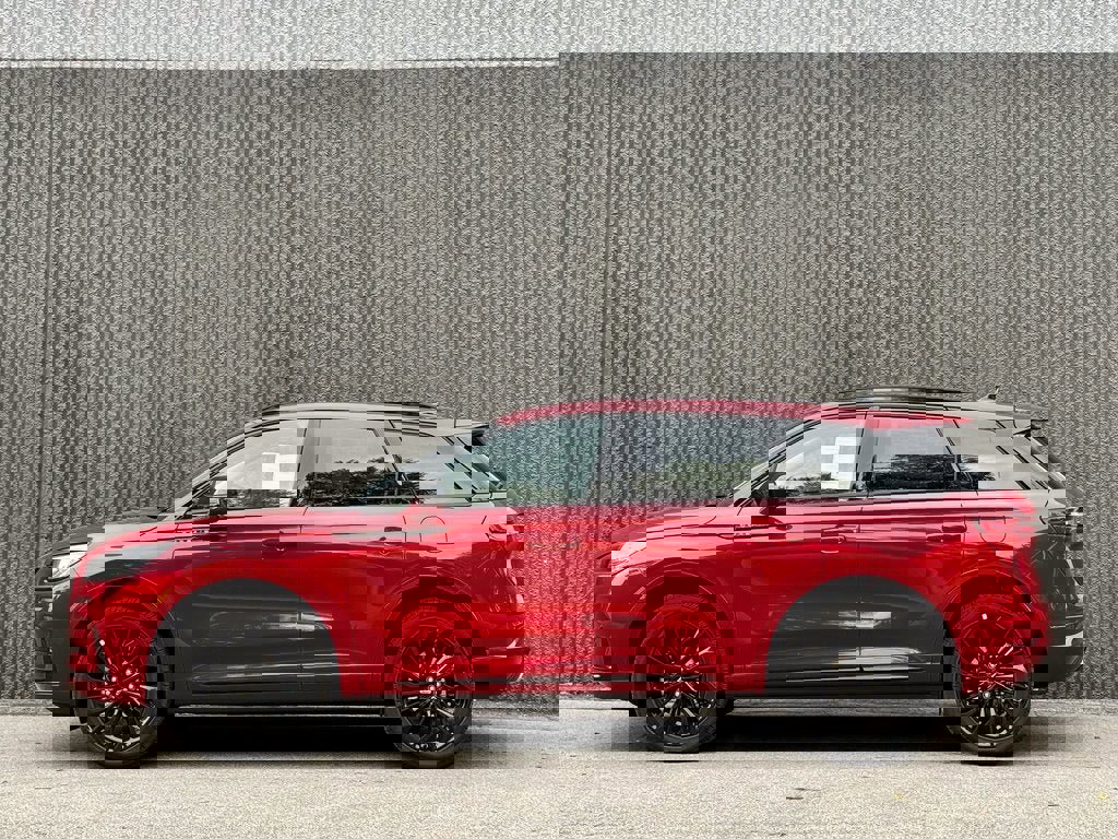 New 2025 Lincoln Corsair AWD w/ Equipment Group 101A image 2