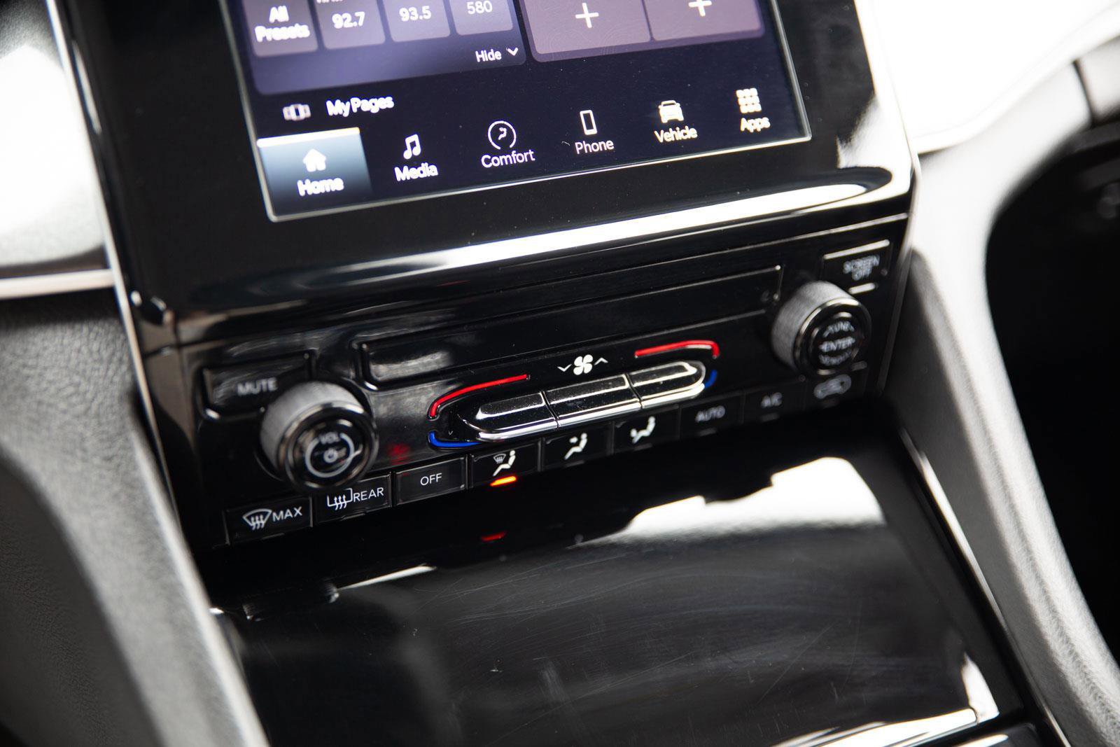 Used 2023 Jeep Grand Cherokee Laredo image 15