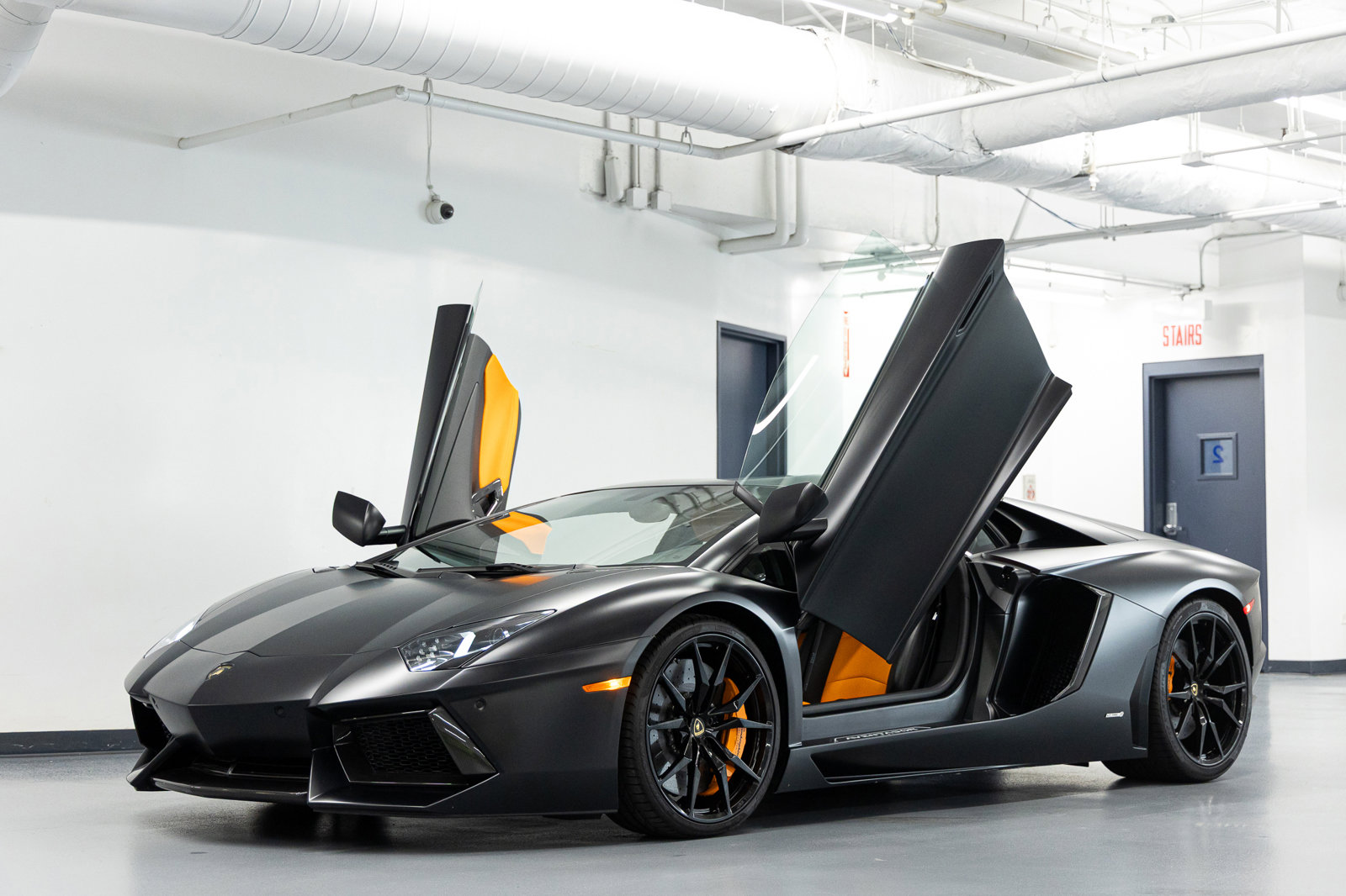 Used 2014 Lamborghini Aventador LP 700-4 AWD/4WD image 2