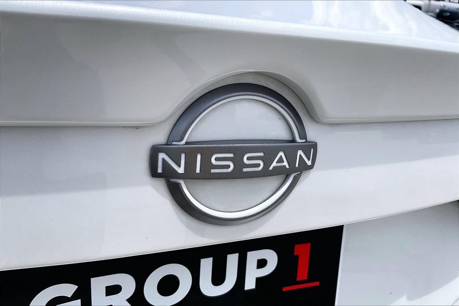 Used 2025 Nissan Sentra SR w/ SR Premium Package FWD image 31