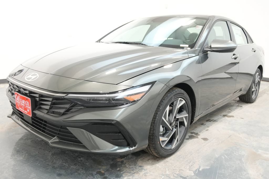 New 2026 Hyundai Elantra Limited image 3