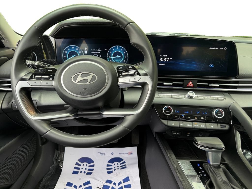 Used 2024 Hyundai Elantra Limited FWD image 10