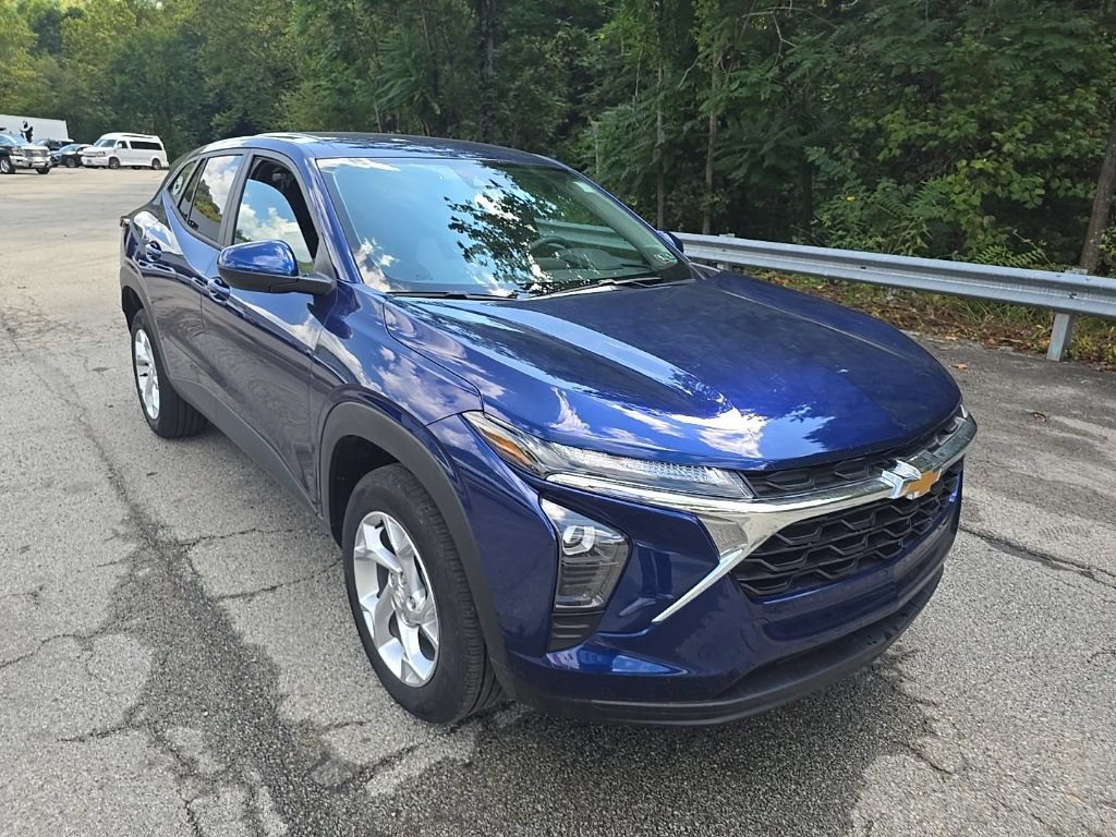 Certified 2024 Chevrolet Trax LS w/ LS Convenience Package FWD image 7