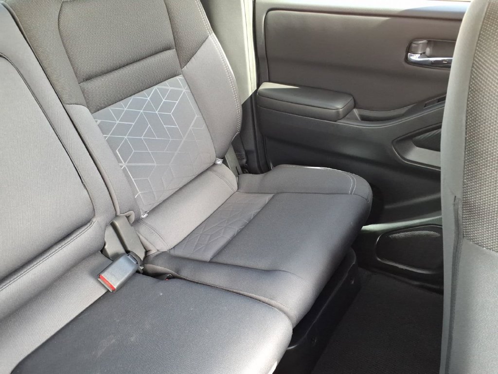 Used 2025 Nissan Frontier SV RWD image 18