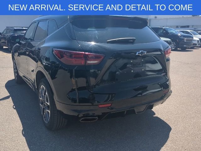 Used 2024 Chevrolet Blazer RS w/ Driver Confidence II Package AWD/4WD image 3