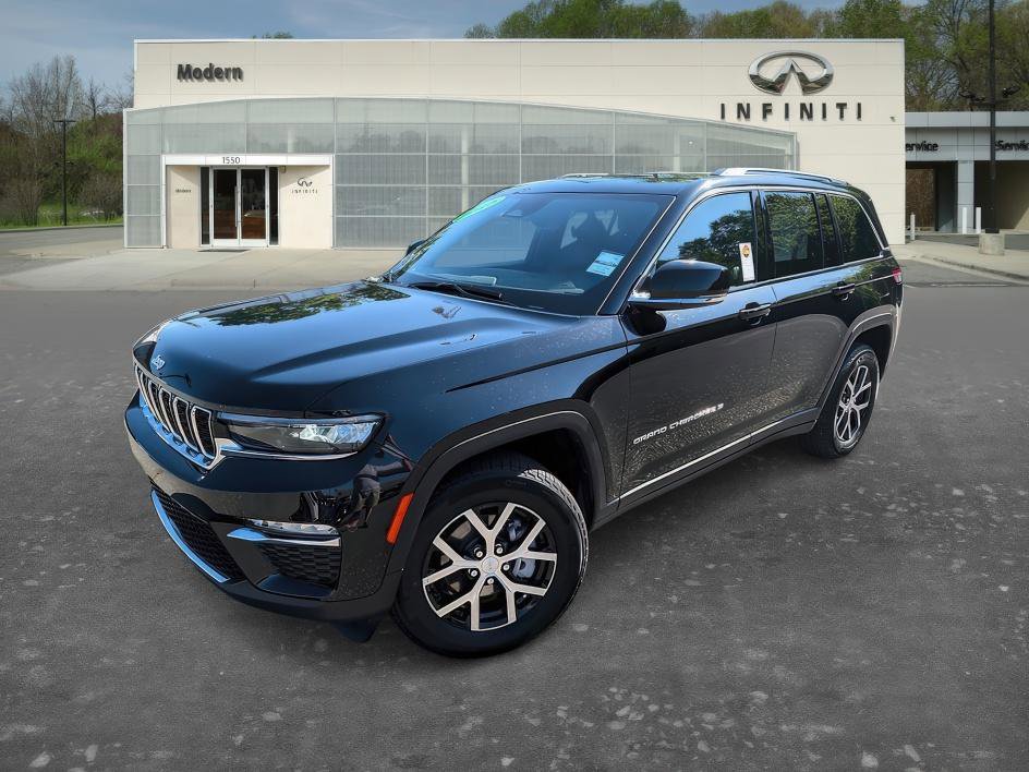 Used 2025 Jeep Grand Cherokee Limited image 1