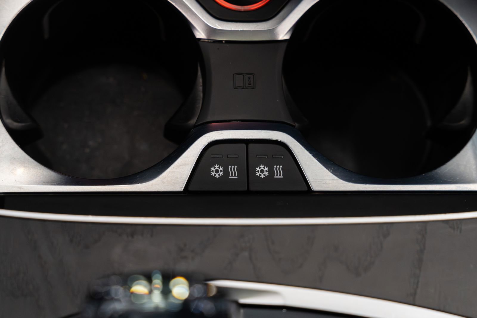 Used 2022 BMW X7 M50i image 15