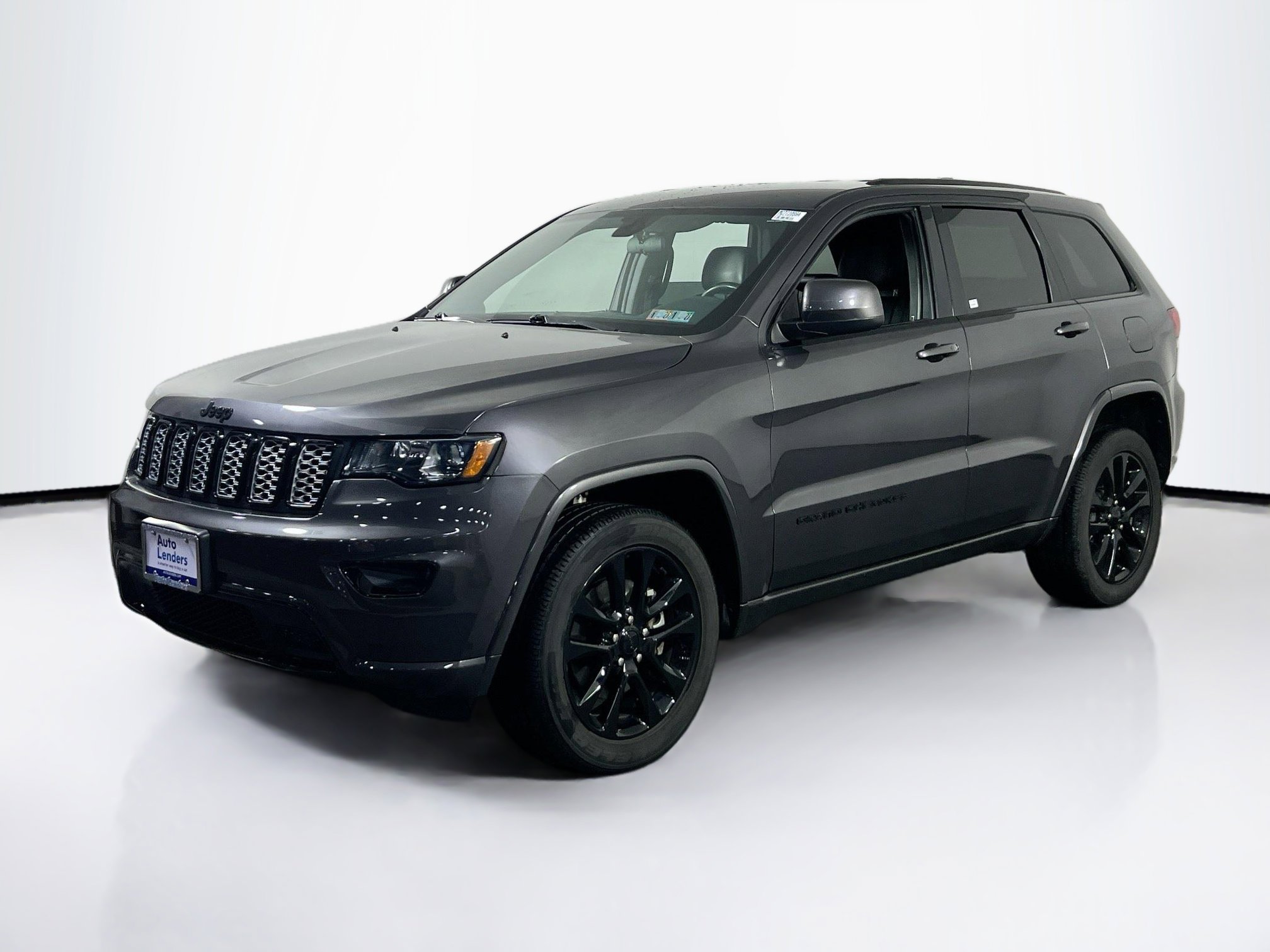 Used 2021 Jeep Grand Cherokee Laredo X image 1