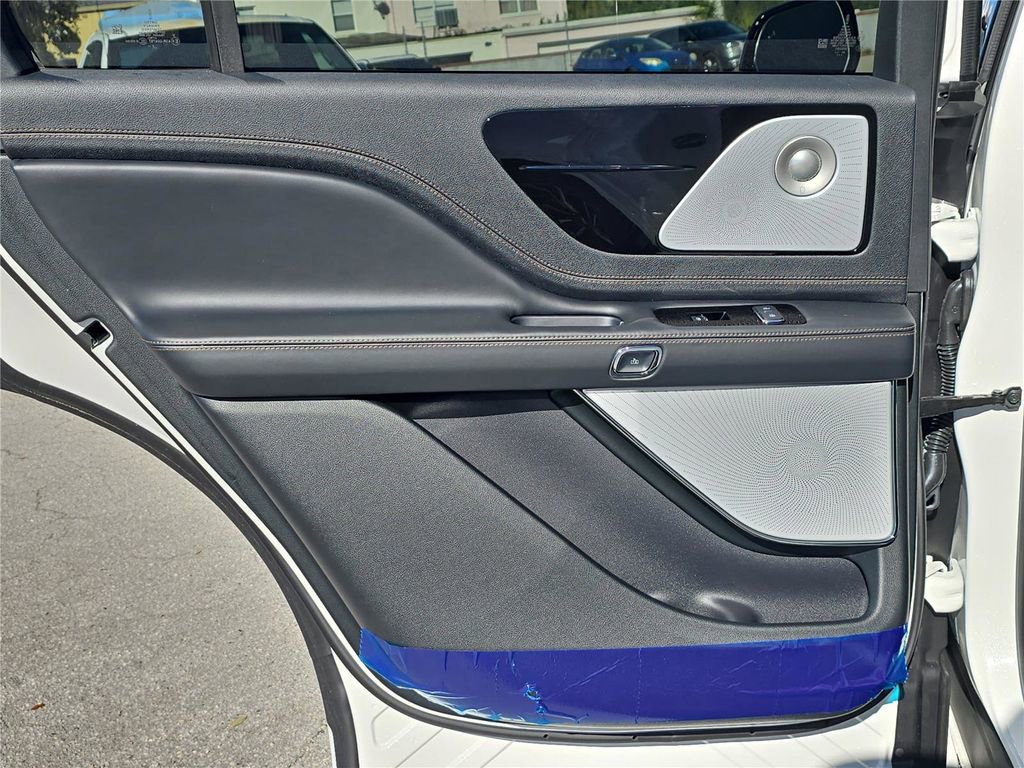 New 2026 Lincoln Aviator Black Label w/ Black Label Special Edition image 10