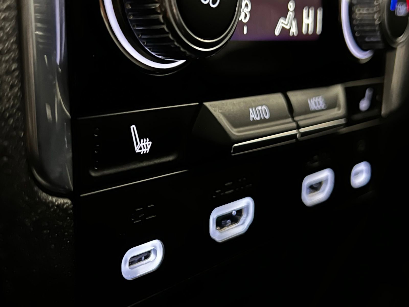 Used 2022 GMC Yukon Denali w/ Denali Ultimate Package image 29