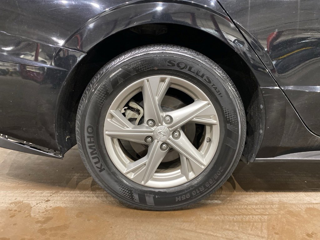 Used 2021 Hyundai Sonata SE image 16