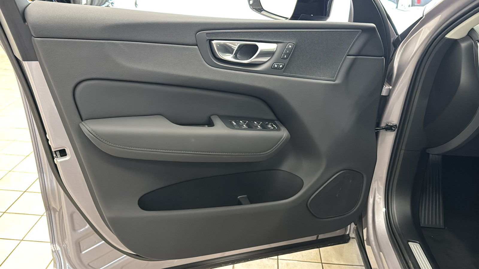 New 2026 Volvo XC60 B5 Plus w/ Protection Package Premier AWD/4WD image 21