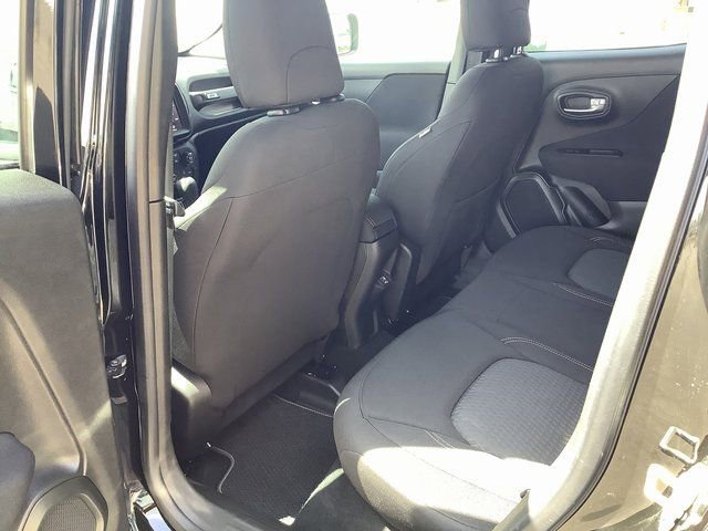 Used 2021 Jeep Renegade Latitude w/ Luxury Group II AWD/4WD image 21