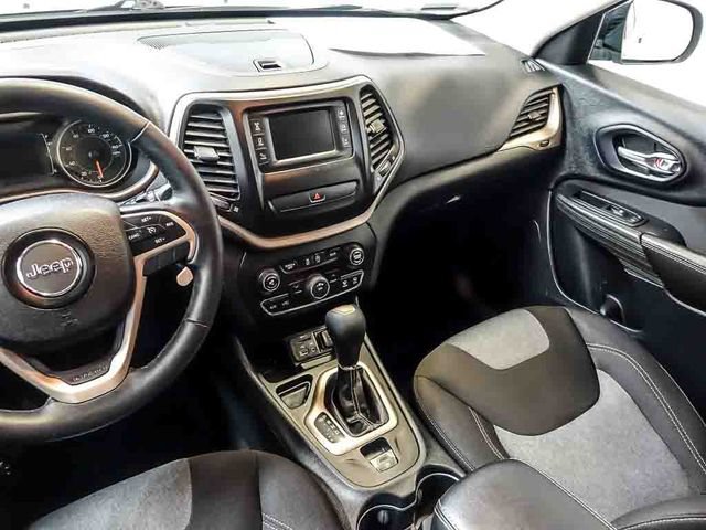 Used 2016 Jeep Cherokee Sport w/ Cold Weather Group FWD image 17