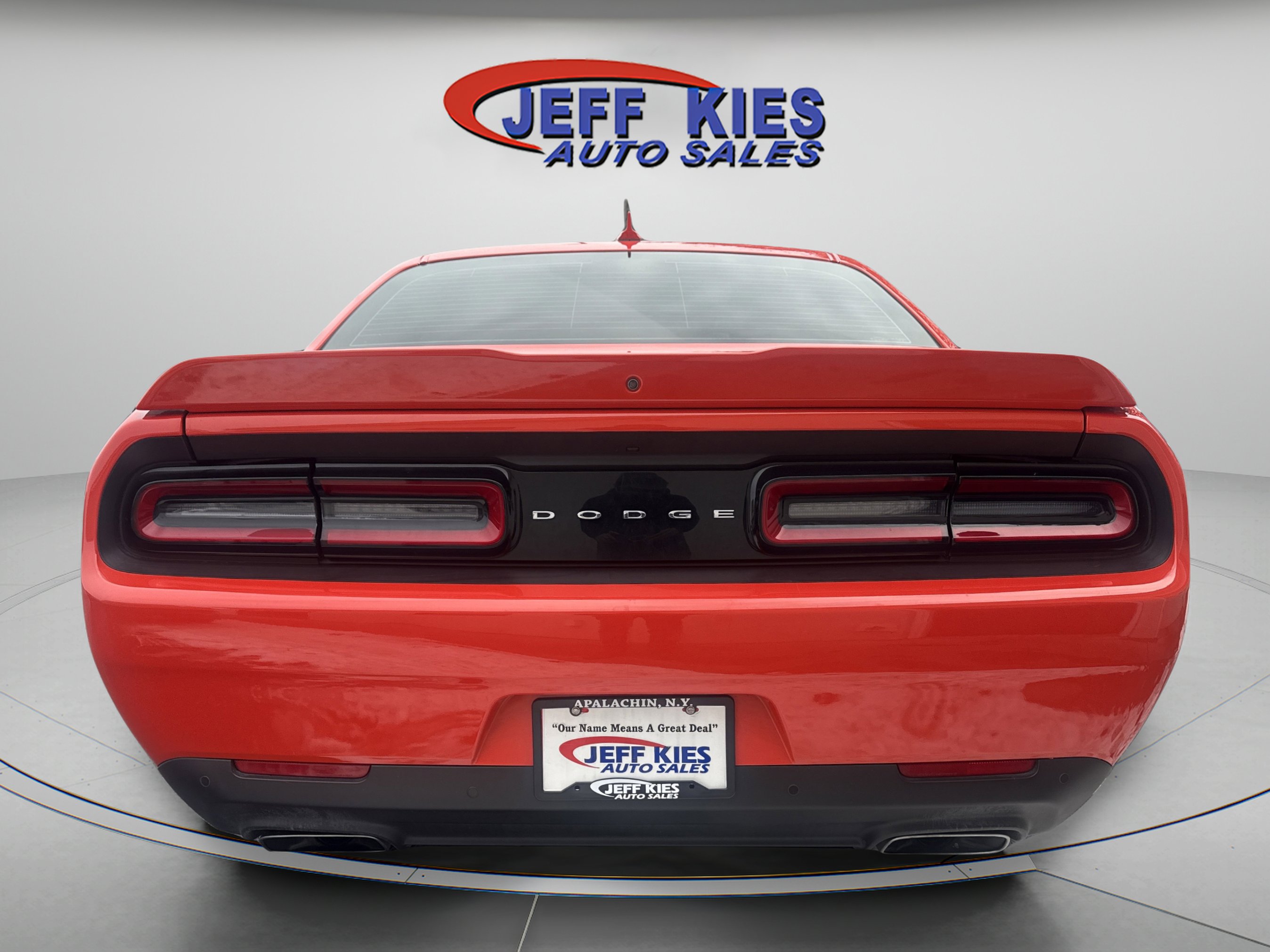 Used 2022 Dodge Challenger R/T w/ Plus Package image 6