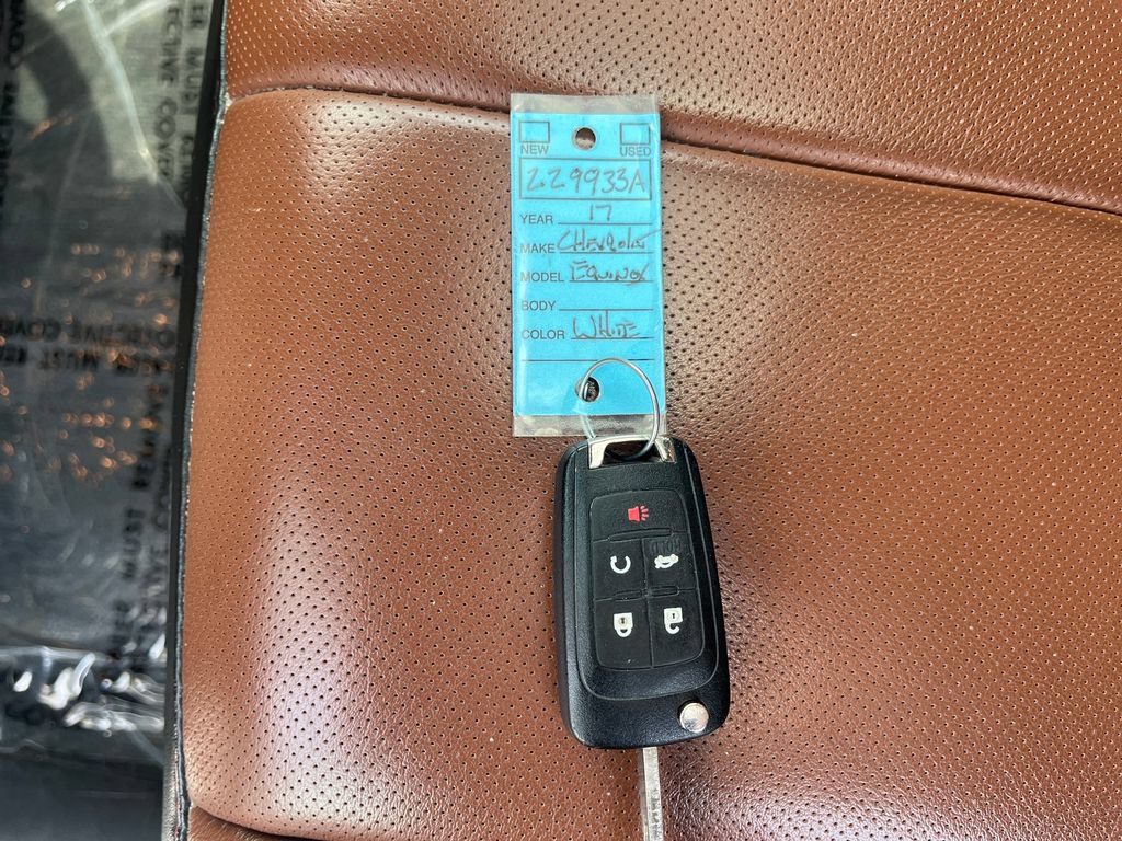 Used 2017 Chevrolet Equinox Premier w/ Enhanced Convenience Package AWD/4WD image 32