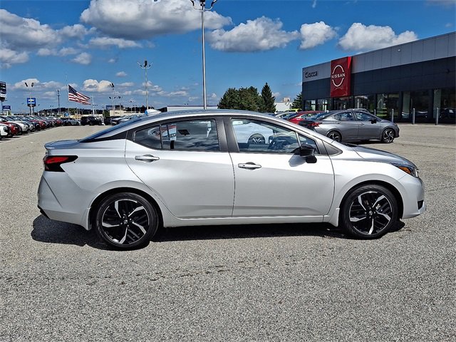 New 2025 Nissan Versa SR w/ Trunk Package image 11