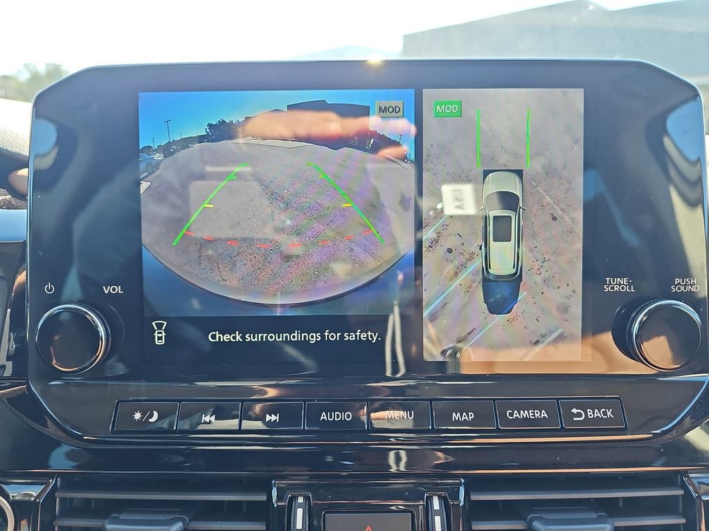 Used 2024 Nissan Pathfinder Platinum w/ Cargo Package image 28