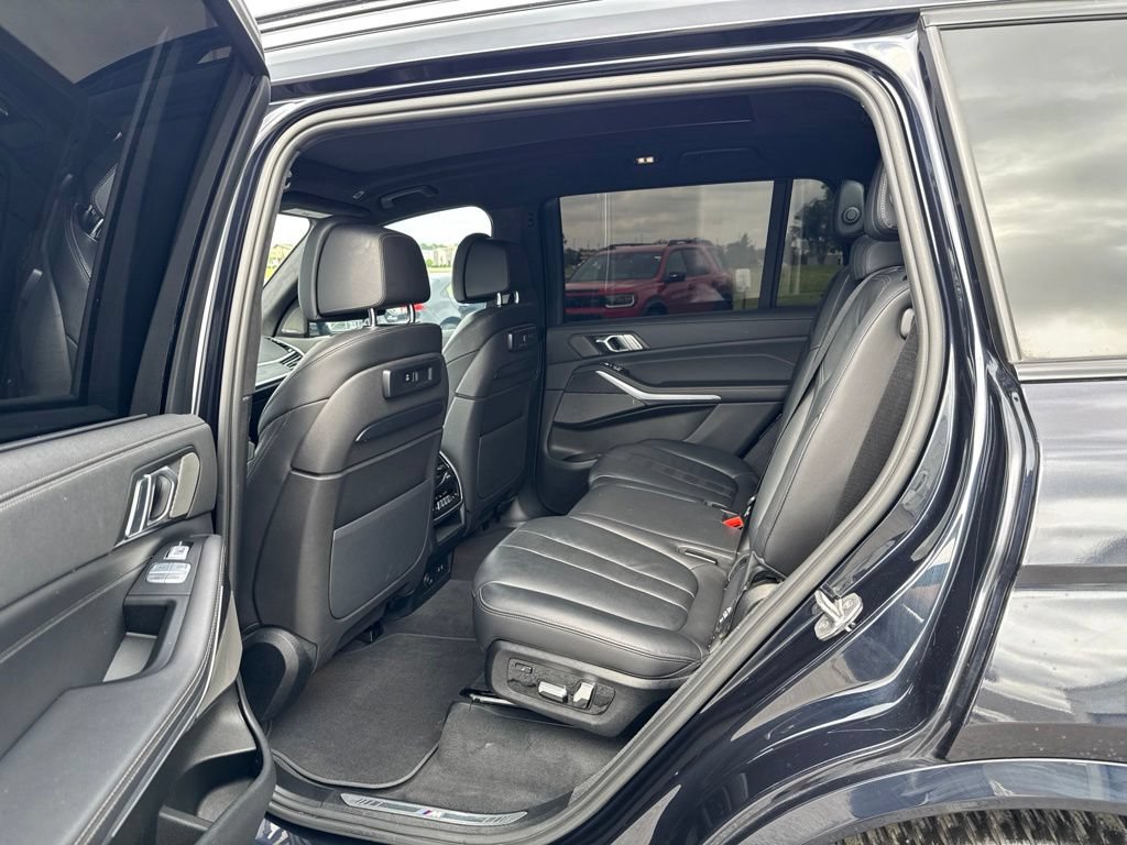 Used 2022 BMW X7 xDrive40i w/ M Sport Package AWD/4WD image 34