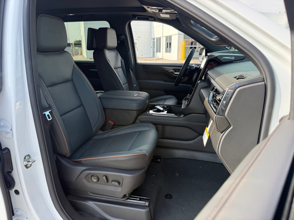 New 2026 GMC Yukon XL AT4 w/ AT4 Premium Plus Package AWD/4WD image 31