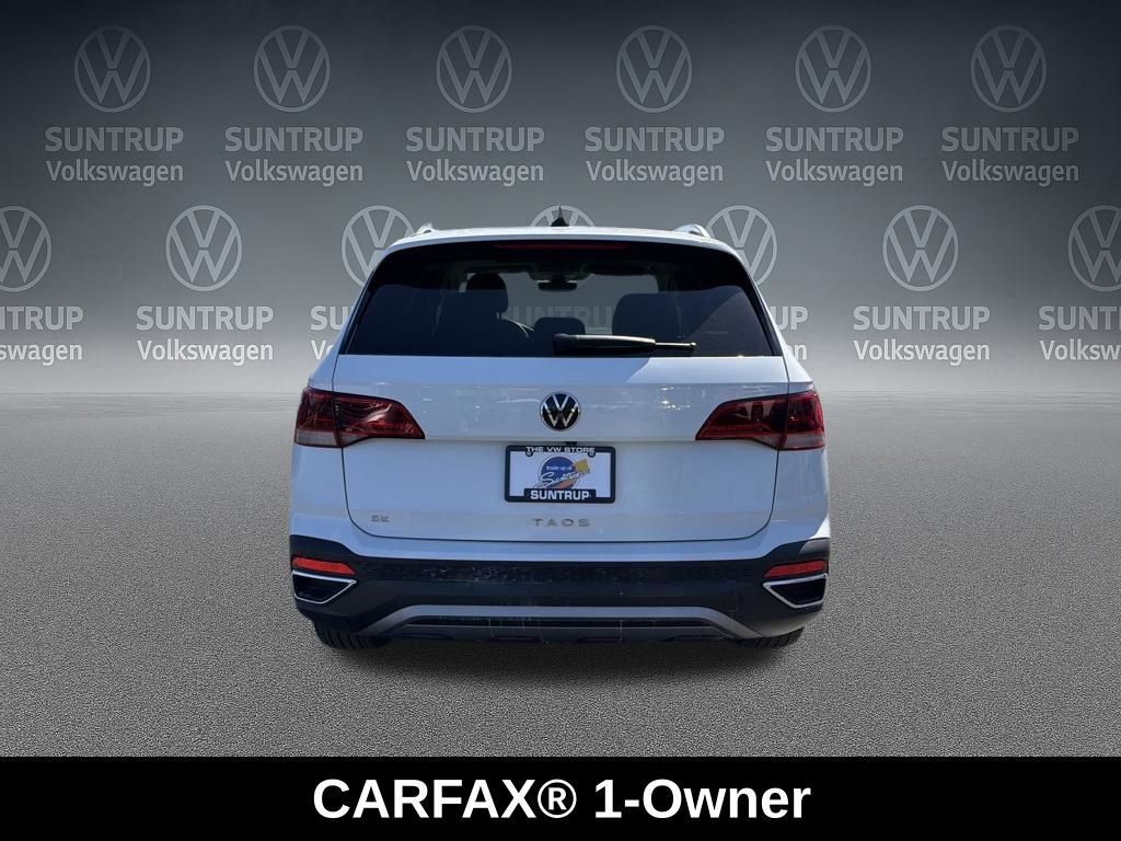Used 2024 Volkswagen Taos SE image 4
