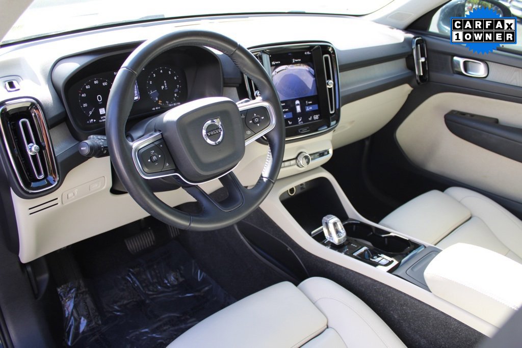 Used 2021 Volvo XC40 T5 Inscription w/ Advanced Package image 4
