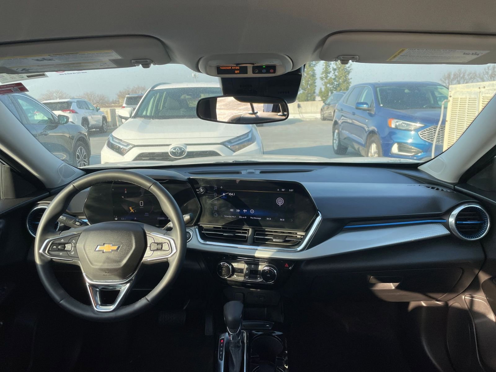 Used 2025 Chevrolet Trax LT w/ LT Convenience Package image 31