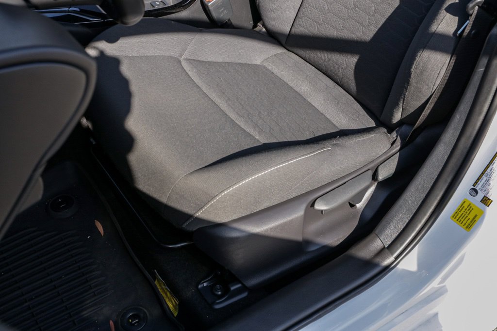 Used 2025 Toyota Corolla SE FWD image 19
