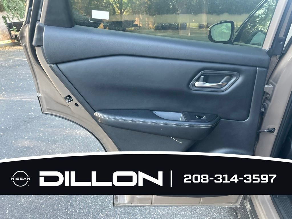 Certified 2025 Nissan Rogue SV AWD/4WD image 8