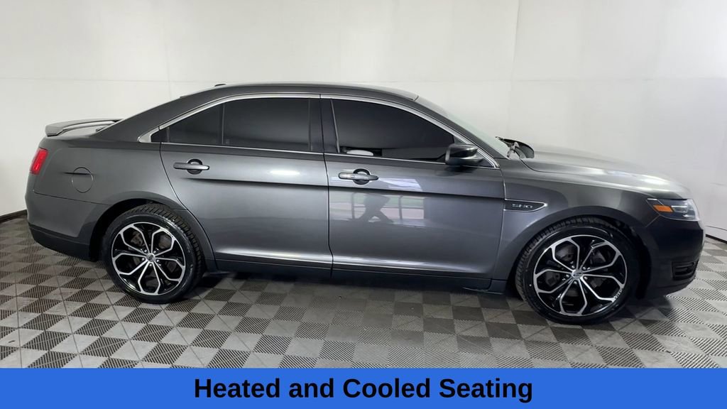 Used 2016 Ford Taurus SHO image 3