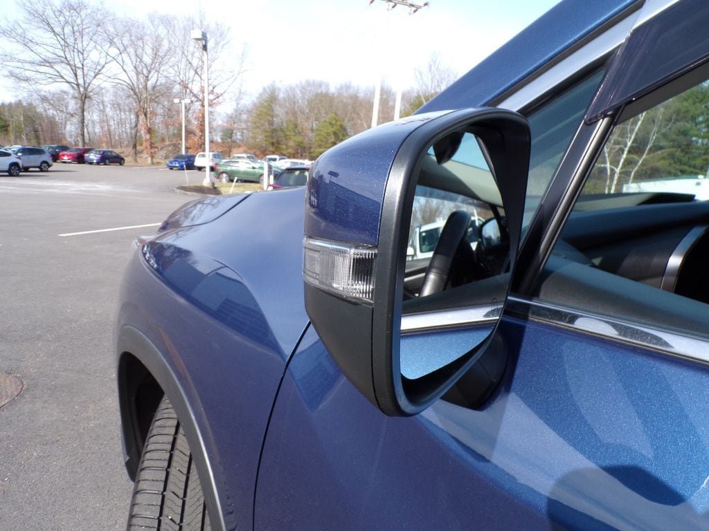 Used 2022 Subaru Ascent Limited w/ Technology Package image 3