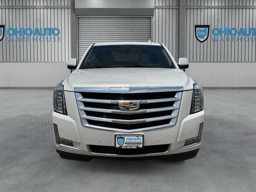 Used 2019 Cadillac Escalade ESV Luxury AWD/4WD image 2