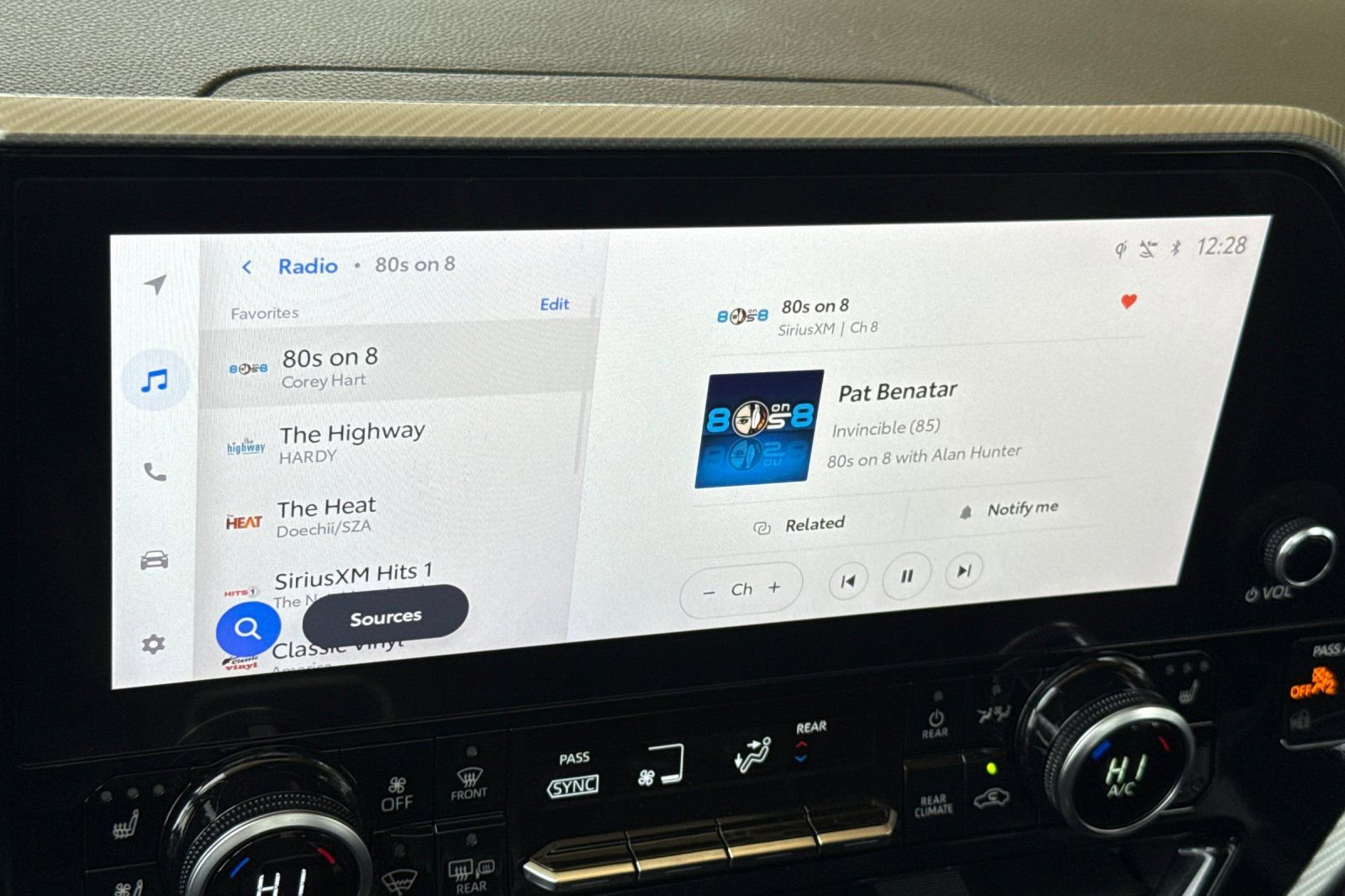 Used 2024 Toyota Highlander Platinum image 21