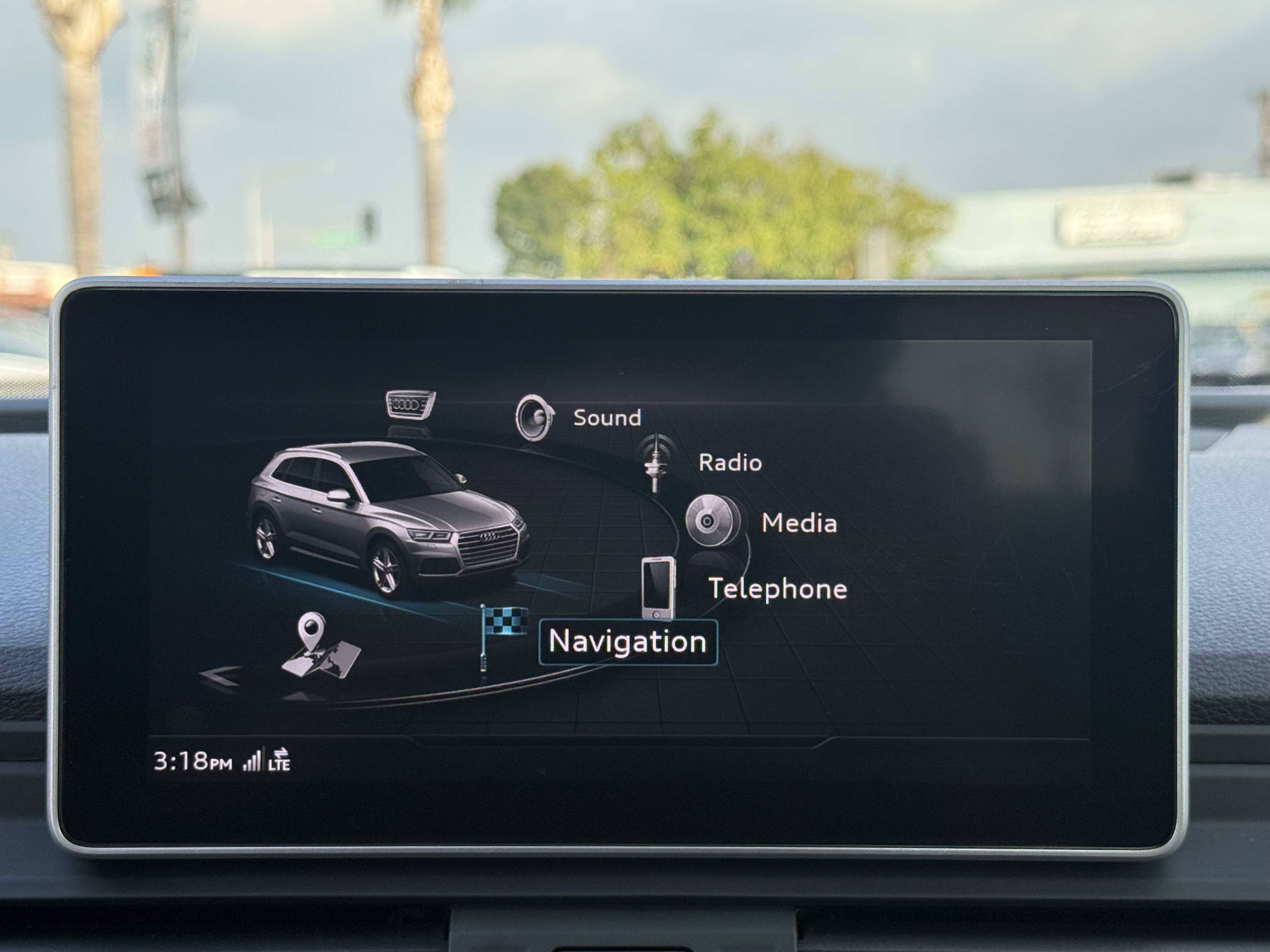 Used 2020 Audi Q5 e Premium Plus w/ Premium Plus Package image 26