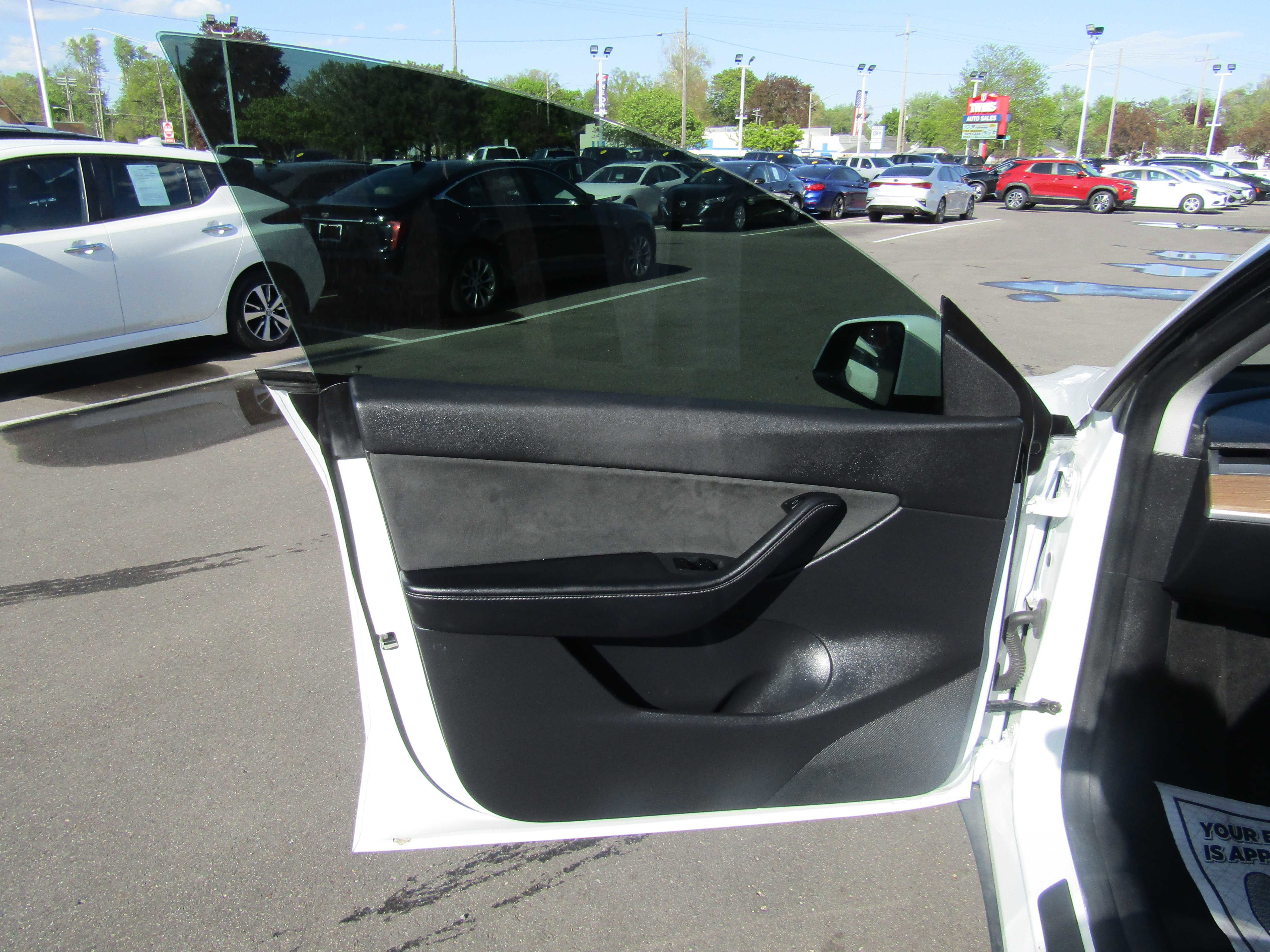 Used 2021 Tesla Model Y Long Range AWD/4WD image 11