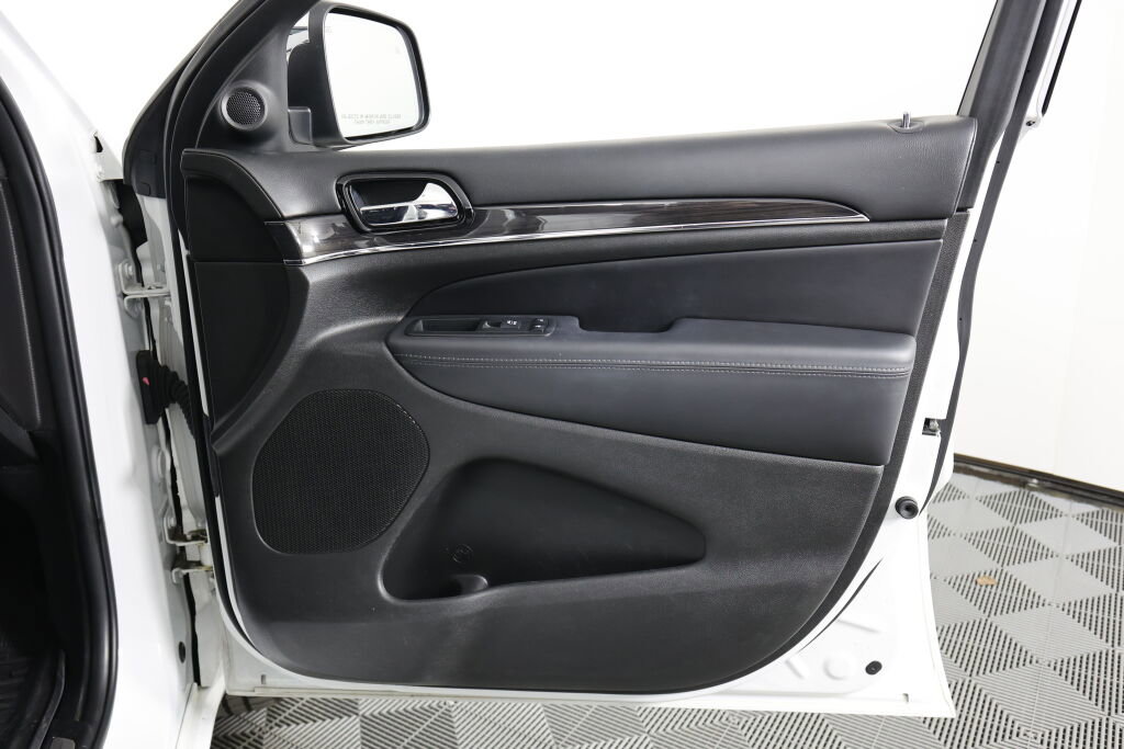 Used 2019 Jeep Grand Cherokee Overland image 27